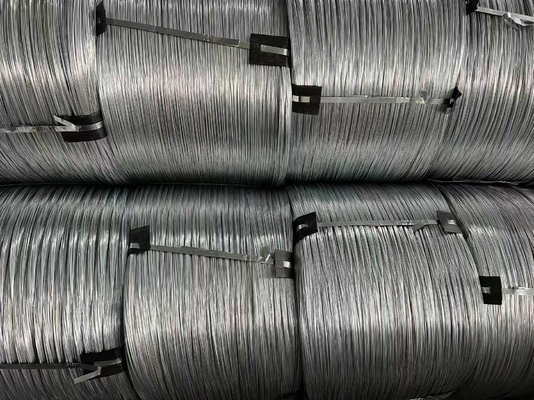 AISI/ASTM/JIS/EN/GB 표준 저탄소 강철 가연선 결합 및 망 등급 Q195 Q235 45 60 65 70 80 82B