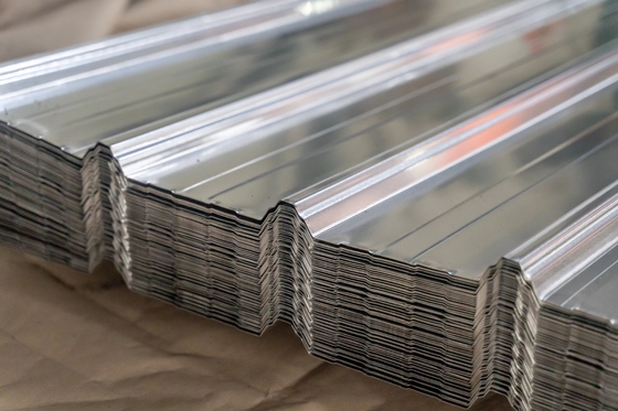 0.12-1.0mm 두께와 40-275g/m2 ZINC 코팅을 가진 뜨거운 침착 된 헐리우드 젤로화 된 철강 금속 지붕 판