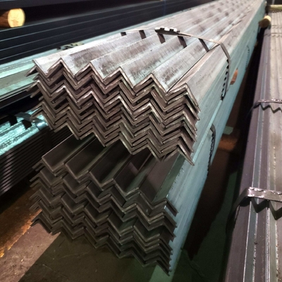 실제 무게에 따라 청구 ASTM A36 HR 탄소 강철 각도 가벼운 강철 각 40mm x 40mm x 5mm 같은 각 강철 20mm-70mm