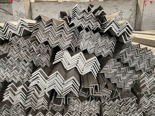 ASTM A36 같은 각 강철 Q235/Q345/SS400/ST37-2/ST52/Q420/Q460/S235JR/S275JR/S355JR 등급 20mm-70mm 폭