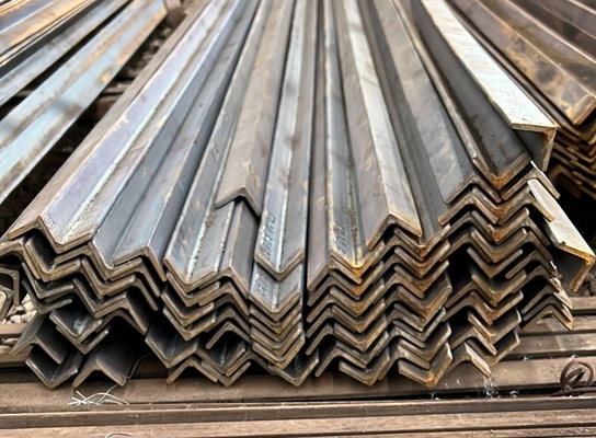 Q195 등급 핫 롤링 ASTM A36 SS400 S235JR S345JR ±1% 허용량과 같은 앵글 바 / 앵글 스틸 / 철 앵글 바