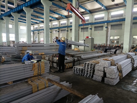 316 SS L 각 장식 프로파일 TSHS / 2B / THS / 2D / BA / 2BB 표면 마무리 길이 1000mm 6000mm 또는 고객의 요청으로