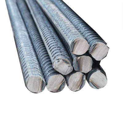 8M 길이 HRB400/500 ASTM A615 BS4449 탄소 강철 리바르 허용률 ± 1% 내구성 및 상업 건물 건설용