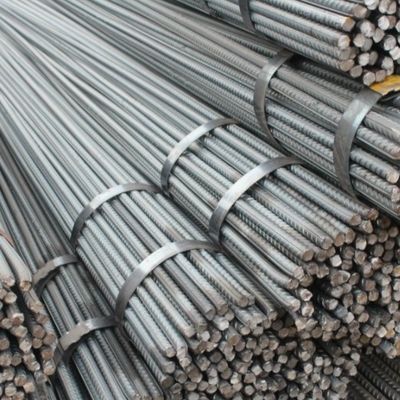 8M 길이 HRB400/500 ASTM A615 BS4449 탄소 강철 리바르 허용률 ± 1% 내구성 및 상업 건물 건설용