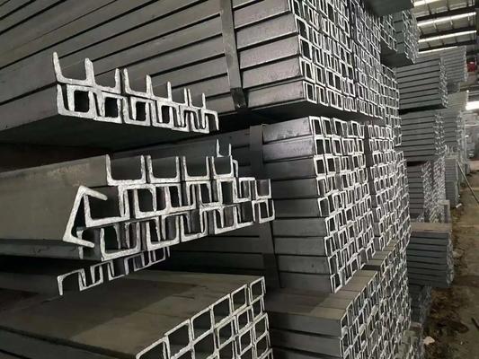CIF/CFR/FOB/EX-WORK 용어 지원 시스템용 U 채널 탄소 철강 ASTM 표준 Q235 Q345 SS400 0.8mm-3.0mm 두께