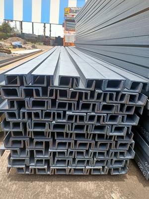 CIF/CFR/FOB/EX-WORK 용어 지원 시스템용 U 채널 탄소 철강 ASTM 표준 Q235 Q345 SS400 0.8mm-3.0mm 두께