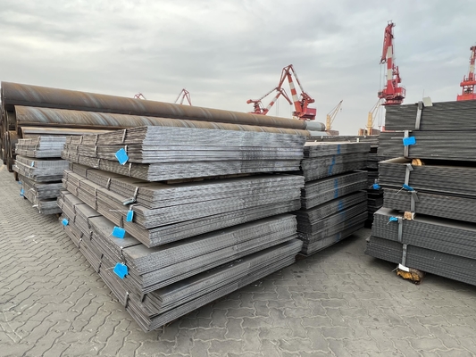 금속이 아닌 Q195 Q235 Q235A ASTM A36 SS400 두께 2mm, 길이 2000mm의 열로 롤링 된 엽판