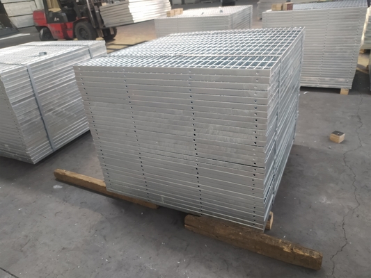 ASTM GB 메니스쿠스 표면 진열제 강철 Grating 압력 웰딩 30x30 핫 디프 진열제 강철 막 Grating